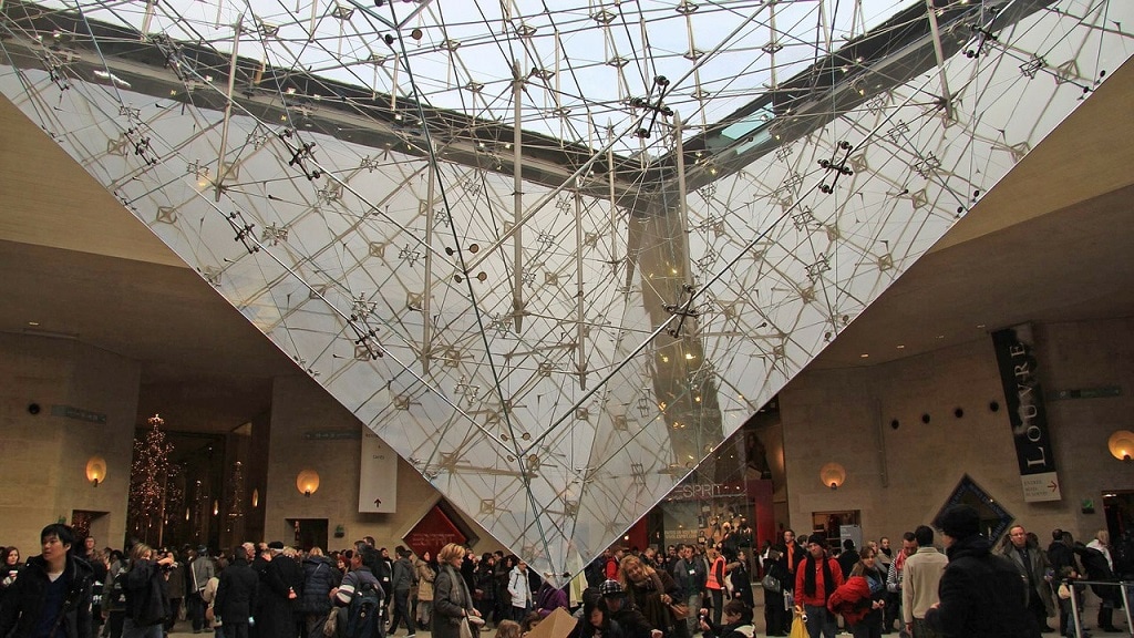 inverse pyramid at the Louvre