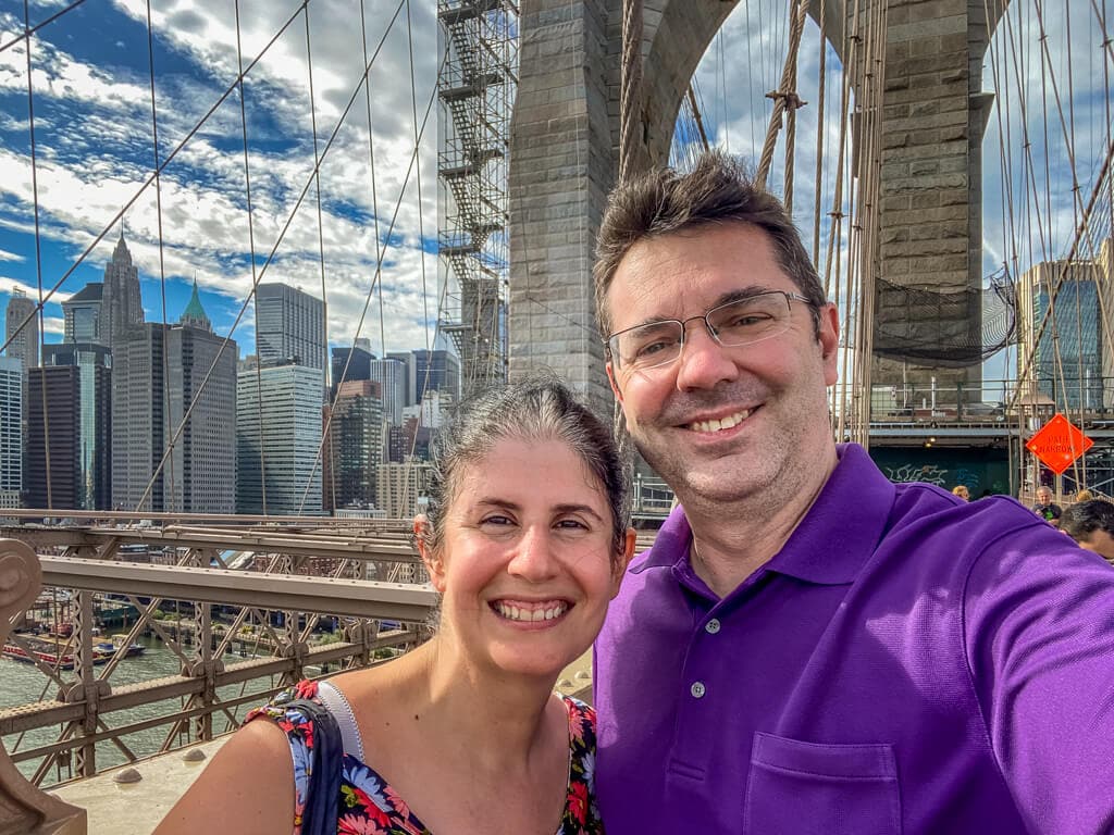 selfie of Anisa and Russell on the Brooklyn Bridge