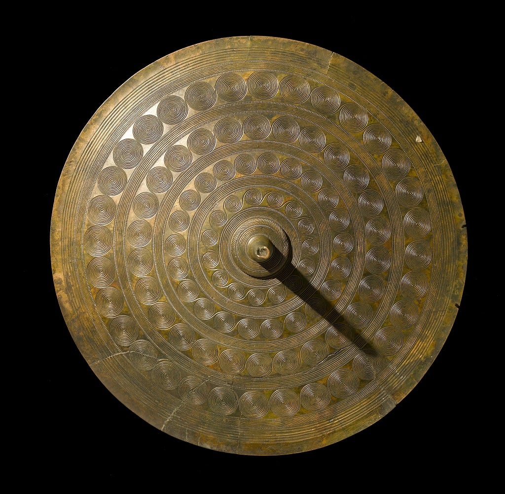 Decorated sun-disc from a woman’s belt, c. 1400 BC Langstrup, Frederiksborg Amt and Vellinge, Fyn, Denmark. CC-BY-SA, Roberto Fortuna & Kira Ursem, National Museum of Denmark